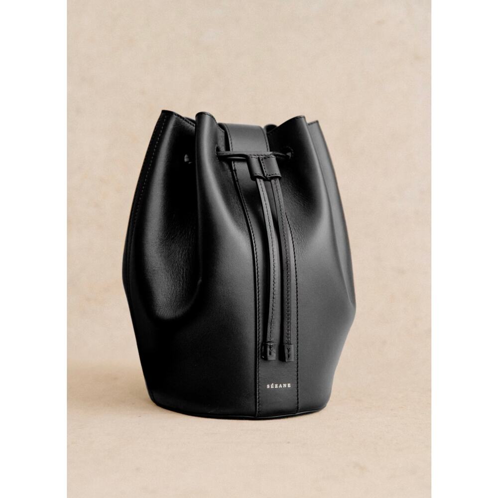 La Maille Sezane Marcel Bucket Bag in Smooth Black✨